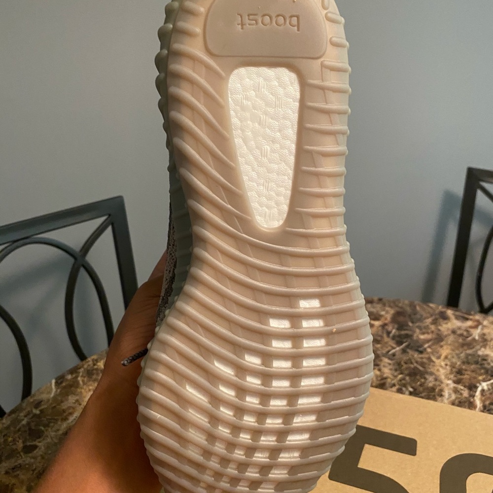 Adidas Yeezy 350 Beluga V1 - Picture 7 of 8